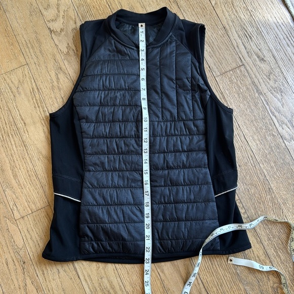 Lucy black running vest, size Medium - Picture 6 of 8